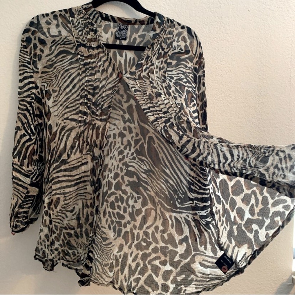 Women’s sheer cheetah print button up